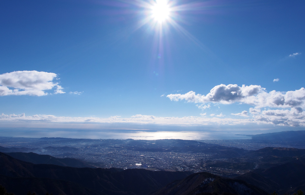 花立山荘から見る相模湾