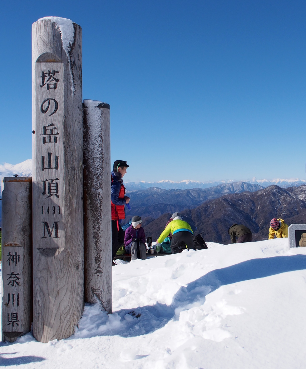 雪の塔ノ岳山頂