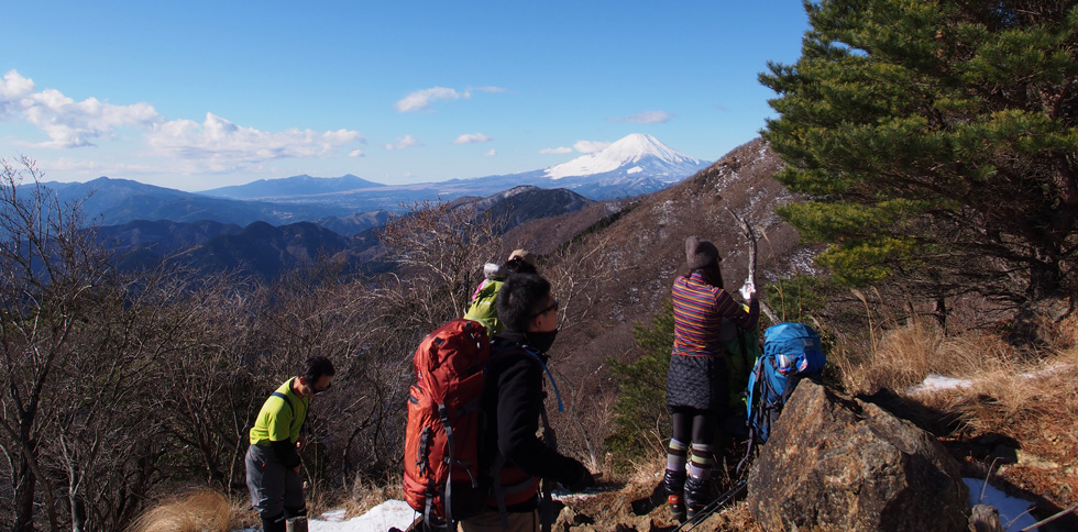 花立山荘付近から見る雪富士