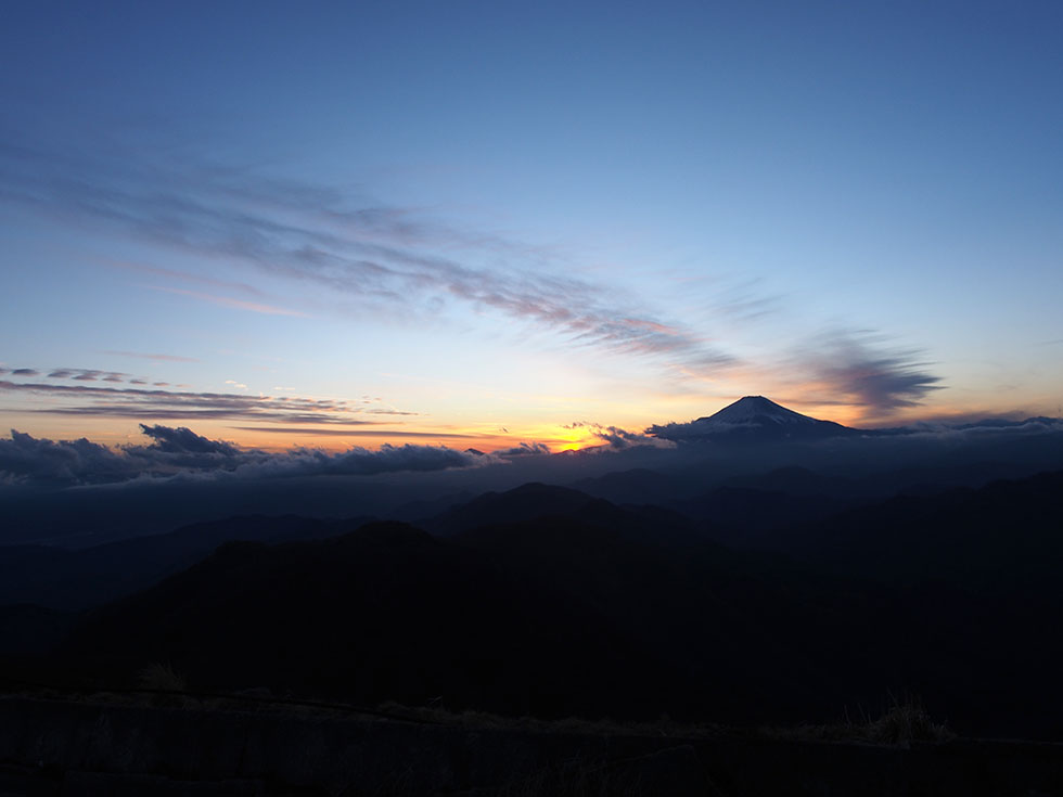 塔ノ岳から見る富士山と夕日