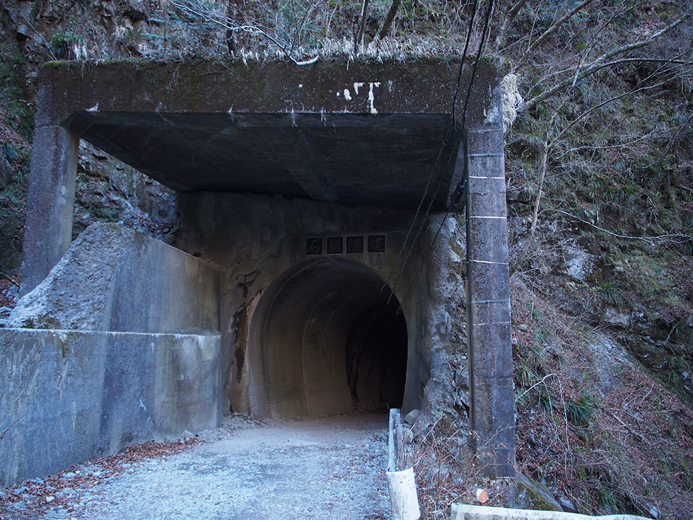 ユーシンのトンネル
